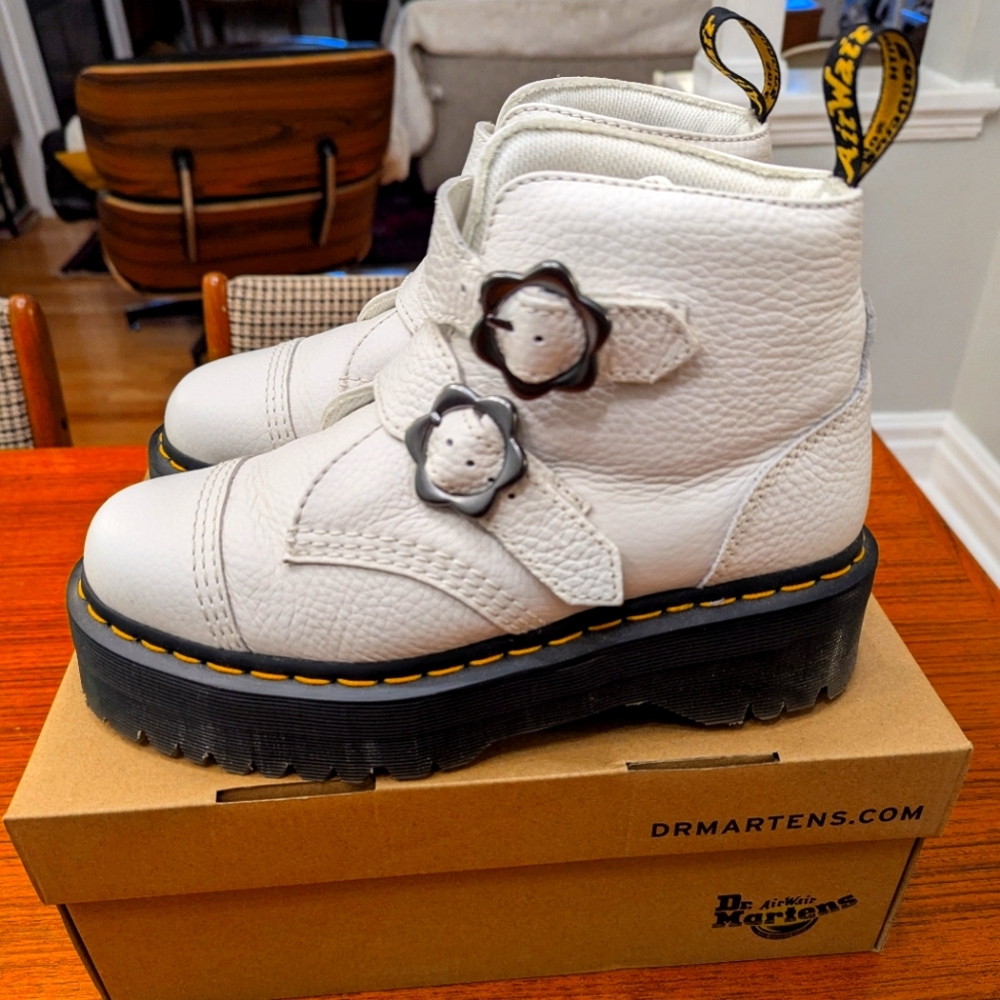 Dr. Martens Quad Retro - Devon Flwr White -size 8 platform ankle boots